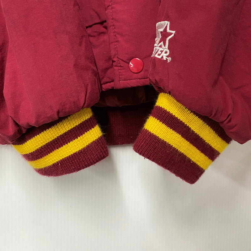 【現状渡し品】【メンズ】 STARTER × NFL スターター バイ エヌエフエル90S 台湾製"REDSKINS"レッドスキンズ NYLON HOODED DOWN JACKET ナイロン フーデッド ダウン ジャケット アウター 146-260123-mh-02-izu サイズ：L カラー：ワインレッド/イエロー 万代Net店