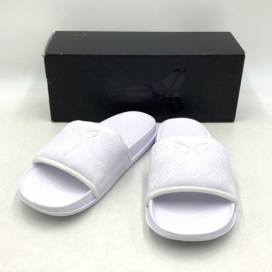 【中古品】【メンズ】 × KOBE BRYANT コービー ブライアント IF2870-100 OFFCOURT SLIDE オフコート スライド サンダル シューズ 靴 160-260128-ya-03-izu サイズ：27cm カラー：WHITE-WHITE 万代Net店