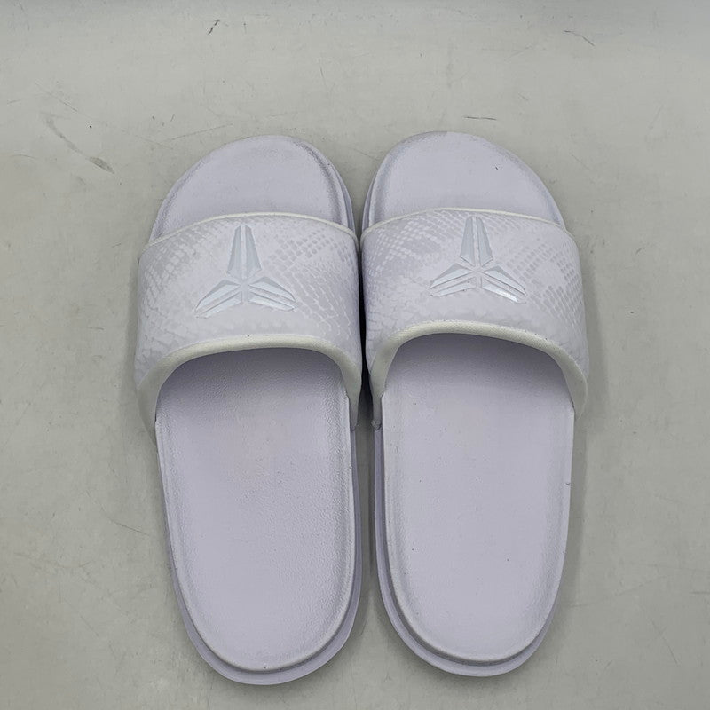 【中古品】【メンズ】 × KOBE BRYANT コービー ブライアント IF2870-100 OFFCOURT SLIDE オフコート スライド サンダル シューズ 靴 160-260128-ya-03-izu サイズ：27cm カラー：WHITE-WHITE 万代Net店