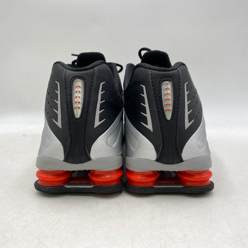 【中古品】【メンズ】 HQ1988-002 SHOX R4 ショックス R4 2024 スニーカー 靴 160-260201-tt-07-izu サイズ：33ｃｍ カラー：METALLIC SILVER/RED 万代Net店