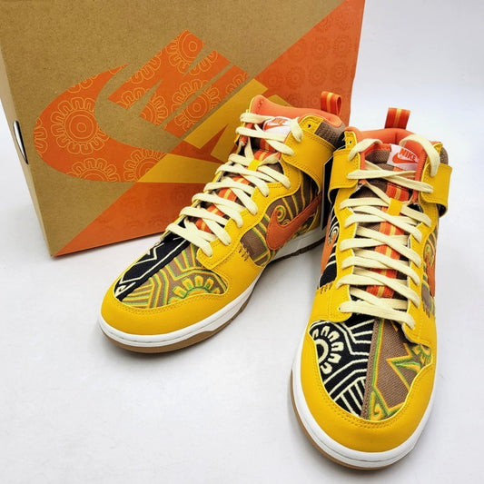 【中古美品】【メンズ】 DZ5354-045 DUNK HIGH SOMOS FAMILIA DIA DE MUERTOS ダンク ハイ ソモス ファミリア ディア デ ムエルトス スニーカー 靴 160-260201-tt-05-izu サイズ：29cm カラー：OFF NOIR/STARFISH-DK DRIFTWOOD 万代Net店