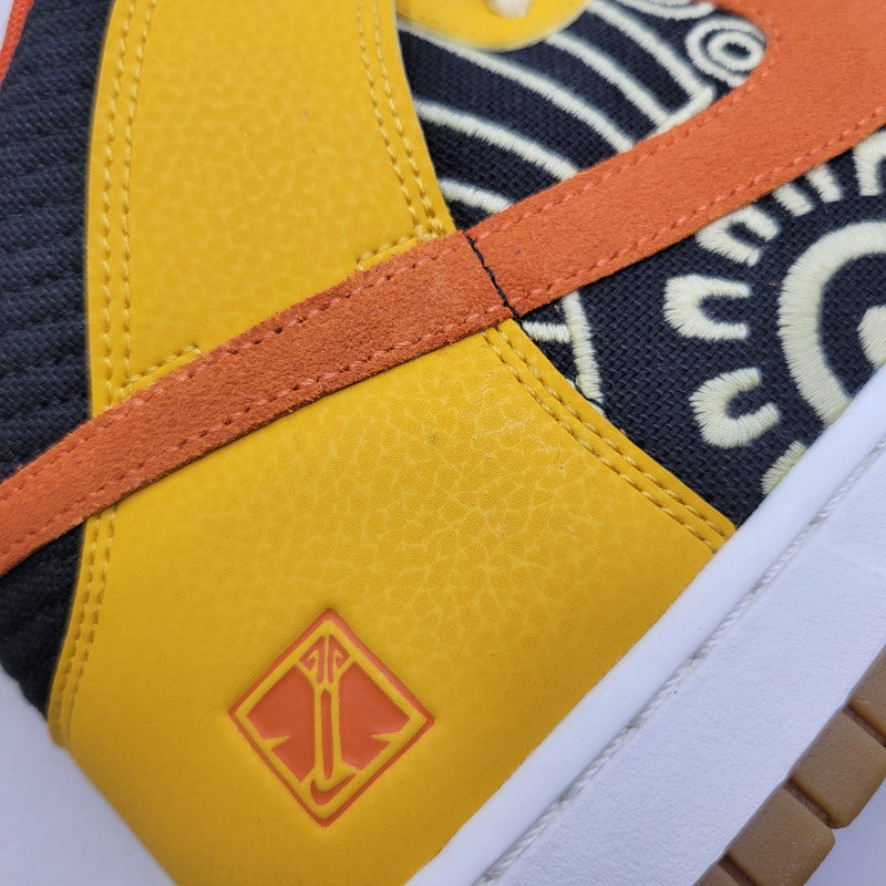 【中古美品】【メンズ】 DZ5354-045 DUNK HIGH SOMOS FAMILIA DIA DE MUERTOS ダンク ハイ ソモス ファミリア ディア デ ムエルトス スニーカー 靴 160-260201-tt-05-izu サイズ：29cm カラー：OFF NOIR/STARFISH-DK DRIFTWOOD 万代Net店