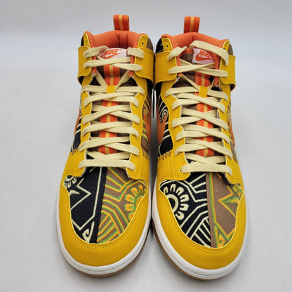 【中古美品】【メンズ】 DZ5354-045 DUNK HIGH SOMOS FAMILIA DIA DE MUERTOS ダンク ハイ ソモス ファミリア ディア デ ムエルトス スニーカー 靴 160-260201-tt-05-izu サイズ：29cm カラー：OFF NOIR/STARFISH-DK DRIFTWOOD 万代Net店