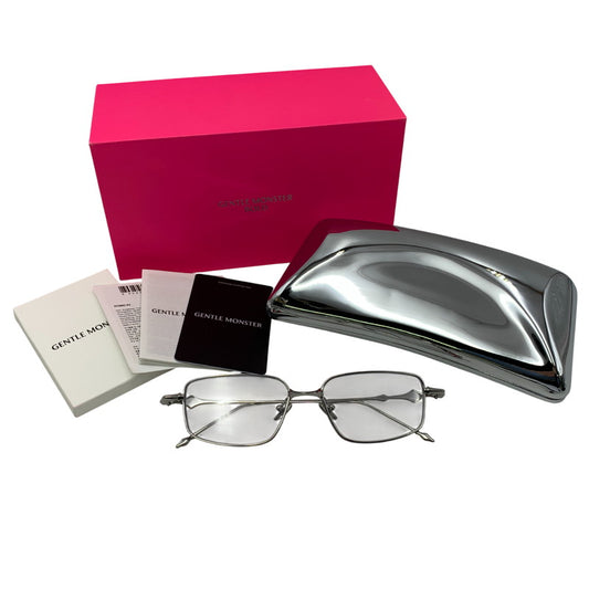 【中古品】【メンズ/レディース】 GENTLE MONSTER ジェントル モンスター BOLD ATOMIC 02 EYE WEAR ボールド アトミック ゼロツー アイウェア メガネ 眼鏡 203-260202-cs-02-izu サイズ：56□17-151 カラー：シルバー 万代Net店