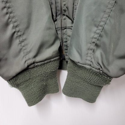 【現状渡し品】【メンズ】 U.S AIR FORCE ユーエスエアフォース 70-80S CWU-45P FLIGHT JACKET フライトジャケット アウター 146-260205-yn-01-izu サイズ：不明 カラー：カーキ 万代Net店