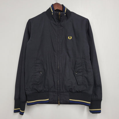【中古品】【メンズ】 FRED PERRY フレッドペリー REVERSIBLE JACKET F2316 リバーシブル ジャケット アウター 141-260210-as-04-izu サイズ：S カラー：ブラック/ブラック×ホワイト 万代Net店