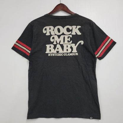 【中古品】【メンズ】 HYSTERIC GLAMOUR ヒステリックグラマー ROCK ME BABY TEE 0212CT10 Tシャツ 半袖 トップス 140-260214-as-22-izu サイズ：M カラー：ブラック 万代Net店