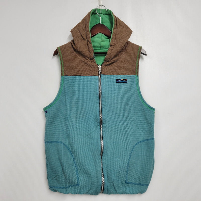 【中古品】【メンズ】 WASTE TWICE ウエストトワイス REVERSIBLE ZIP UP HOODED VEST リバーシブル ジップアップ フーデッド ベスト 145-260218-as-15-izu サイズ：L カラー：グリーン/ブルー×ブラウン 万代Net店