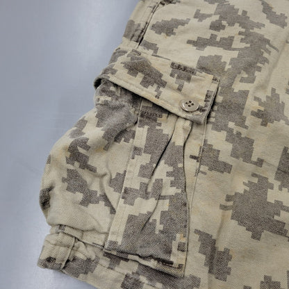 【現状渡し品】【メンズ】 STUSSY OUTDOOR ステューシー DIGITAL CAMO CARGO SHORTS デジタルカモ カーゴ ショーツ USA製 紺タグ ショートパンツ 153-260223-as-13-izu サイズ：30 カラー：ベージュ系 万代Net店
