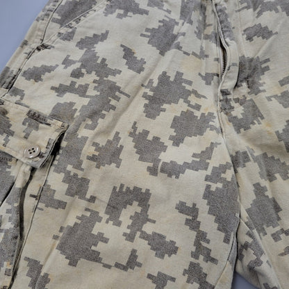 【現状渡し品】【メンズ】 STUSSY OUTDOOR ステューシー DIGITAL CAMO CARGO SHORTS デジタルカモ カーゴ ショーツ USA製 紺タグ ショートパンツ 153-260223-as-13-izu サイズ：30 カラー：ベージュ系 万代Net店