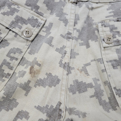 【現状渡し品】【メンズ】 STUSSY OUTDOOR ステューシー DIGITAL CAMO CARGO SHORTS デジタルカモ カーゴ ショーツ USA製 紺タグ ショートパンツ 153-260223-as-13-izu サイズ：30 カラー：ベージュ系 万代Net店