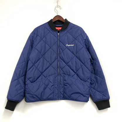 【中古品】【メンズ】 Supreme シュプリーム QUIT YOUR JOB QUILTED WORK JACKET クイット ユア ジョブ キルテッド ワーク ジャケット アウター 149-260218-ya-02-izu サイズ：M カラー：ネイビー 万代Net店