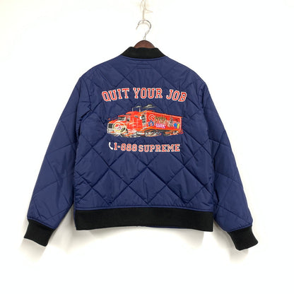 【中古品】【メンズ】 Supreme シュプリーム QUIT YOUR JOB QUILTED WORK JACKET クイット ユア ジョブ キルテッド ワーク ジャケット アウター 149-260218-ya-02-izu サイズ：M カラー：ネイビー 万代Net店