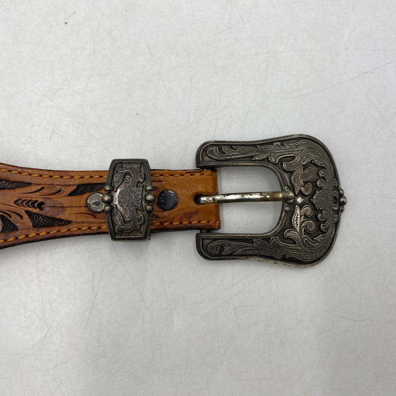 【現状渡し品】【メンズ】 JUSTIN ジャスティン C10604 CARVING LEATHER BELT カービング レザー ベルト 205-260224-cs-11-izu サイズ：32 カラー：ブラウン 万代Net店