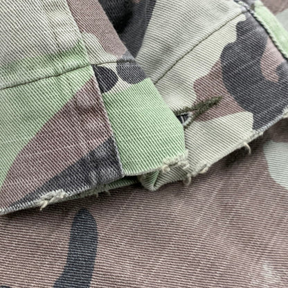 【中古品】【メンズ】 JAPAN TIGER ARTWORK MILITARY ARMY CAMO CHEVRON SHIRT JACKET ジャパン タイガー アートワーク ミリタリー アーミー カモ シェブロン シャツ ジャケット アウター 147-260221-ya-02-izu サイズ：S カラー：マルチ 万代Net店