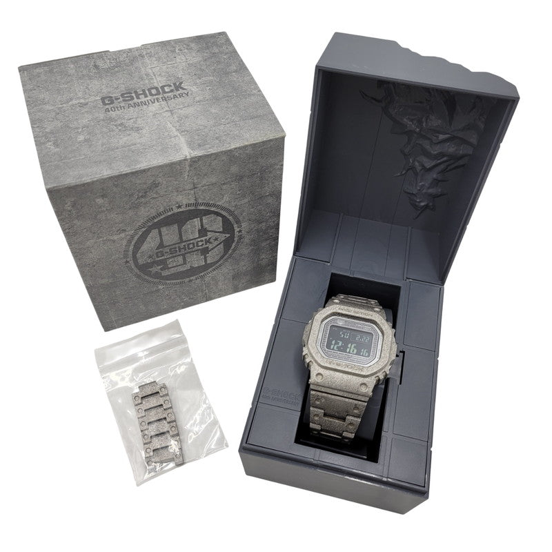 【中古品】【メンズ/レディース】 GMW-B5000PS-1JR 40TH ANNIVERSARY RECRYSTALLIZED 5000 SERIES FULL METAL TOUGH SOLAR WATCH フルメタルタッチソーラーウォッチ 時計 196-260222-tt-03-izu サイズ：49.3 × 43.2 × 13 mm カラー：グレー 万代Net店