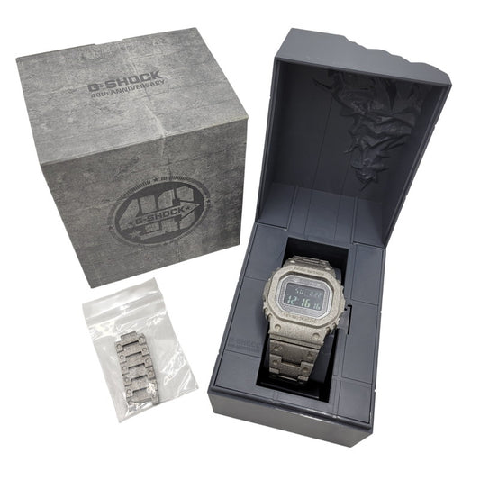 【中古品】【メンズ/レディース】 G-SHOCK ジーショック GMW-B5000PS-1JR 40TH ANNIVERSARY RECRYSTALLIZED 5000 SERIES FULL METAL TOUGH SOLAR WATCH フルメタルタッチソーラーウォッチ 時計 196-260222-tt-03-izu サイズ：49.3 × 43.2 × 13 mm カラー：グレー 万代Net店