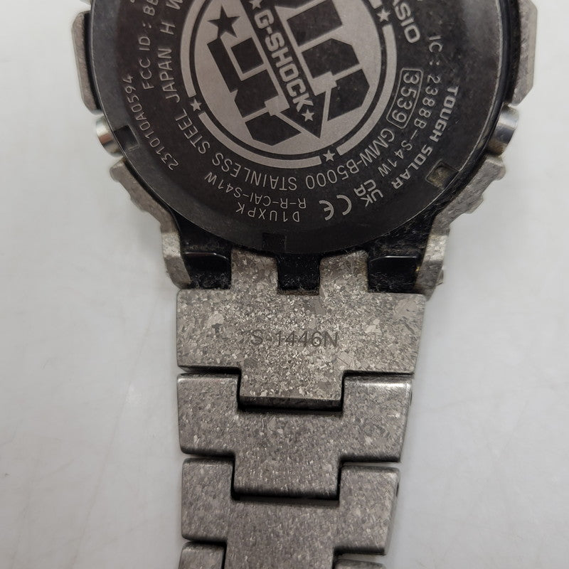 【中古品】【メンズ/レディース】 GMW-B5000PS-1JR 40TH ANNIVERSARY RECRYSTALLIZED 5000 SERIES FULL METAL TOUGH SOLAR WATCH フルメタルタッチソーラーウォッチ 時計 196-260222-tt-03-izu サイズ：49.3 × 43.2 × 13 mm カラー：グレー 万代Net店
