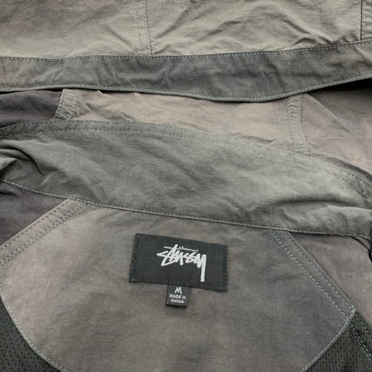 【現状渡し品】【メンズ】 STUSSY ステューシー 115745 BEACH SHELL WAVE DYE ビーチシェル ウェーブ ダイ ジャケット アウター 142-260307-kh-08-izu サイズ：M カラー：ブラック系 万代Net店