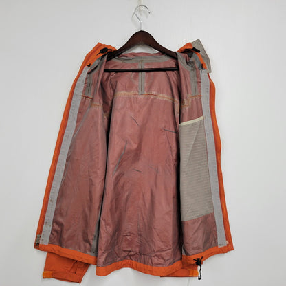 【現状渡し品】【メンズ】 STY84035 MICRO BURST JACKET マイクロ バースト ジャケット アウター 144-260303-ya-20-izu サイズ：M カラー：オレンジ 万代Net店