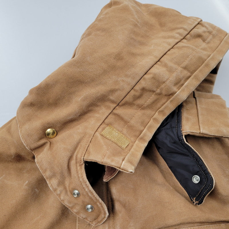 【中古品】【メンズ】 Carhartt カーハート QUILTING DUCK TRADITIONAL COAT キルティング ダック トラディショナル コート アウター 146-260227-kh-03-izu カラー：ブラウン 万代Net店