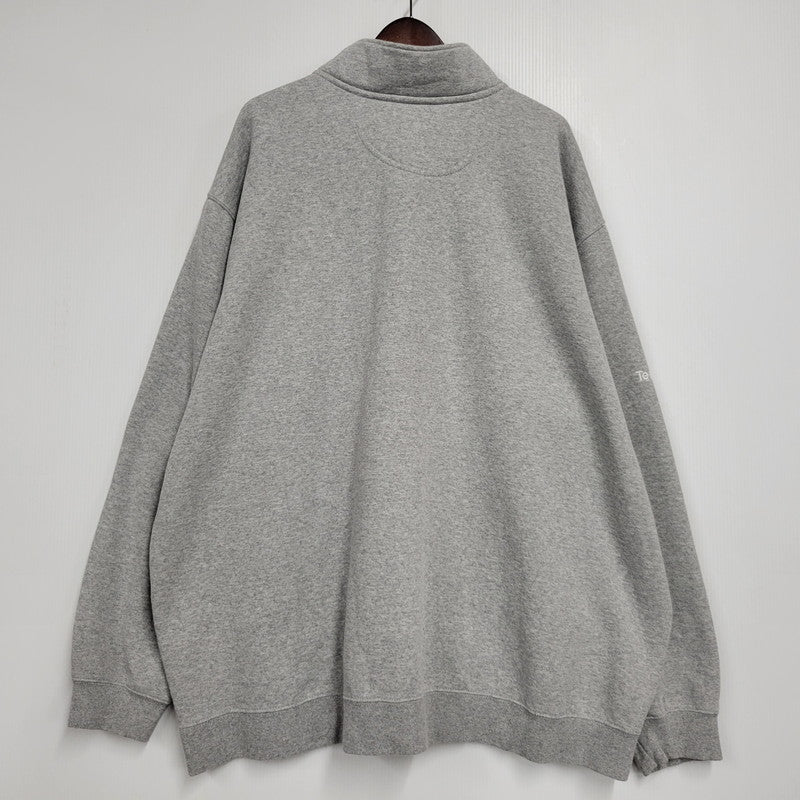 【中古品】【メンズ】 TS5294-M LOOSE FIT "TECHSTYLE OS 2023"刺繍 HALF ZIP SWEATSHIRT ハーフ ジップ スウェットシャツ トップス 147-260305-yn-07-izu サイズ：3XL カラー：グレー 万代Net店
