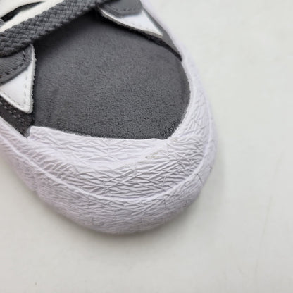 【中古品】【メンズ】 × SACAI サカイ DD1877-002 BLAZER LOW ブレーザー ロウ スニーカー シューズ 靴 160-260310-ya-14-izu サイズ：27.5cm カラー：IRON GREY/WHITE-WHITE 万代Net店