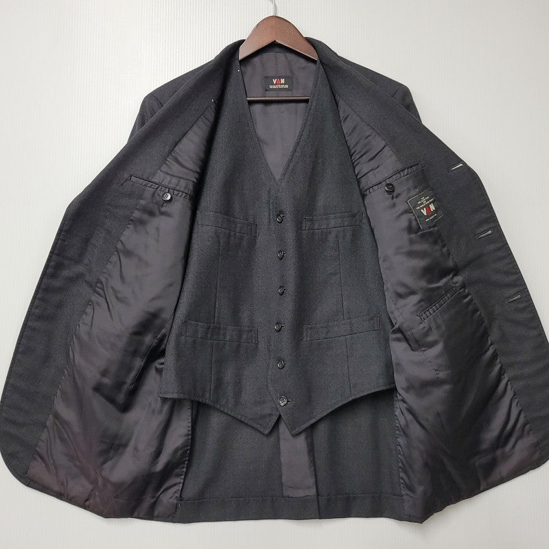 【現状渡し品】【メンズ】 VAN JACKET ヴァンヂャケット WOOL SP SUIT SET UP スーツ セットアップ 146-260306-as-28-izu サイズ：175-93-80 カラー：ブラック 万代Net店
