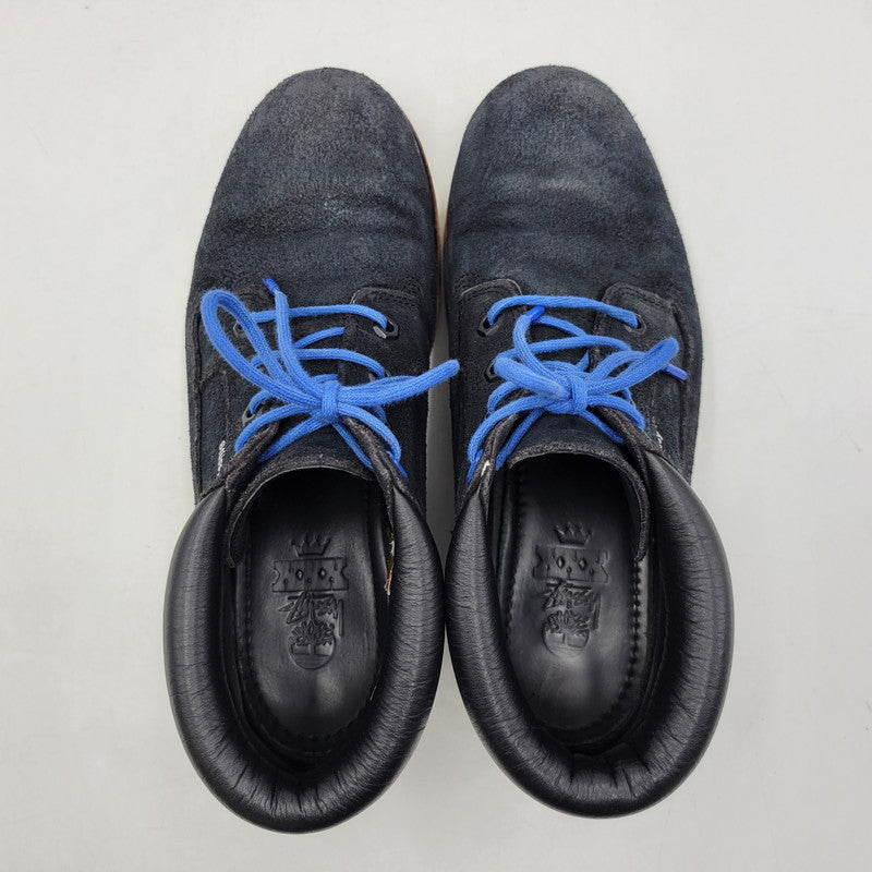 【中古品】【メンズ/レディース】 STUSSY×TIMBERLAND ステューシー×ティンバーランド 39585 30周年記念 4 EYELET CHUKKA BOOT フォー アイレット チャッカ ブーツ シューズ 靴 164-260306-cs-09-izu サイズ：US8 カラー：ブラック 万代Net店