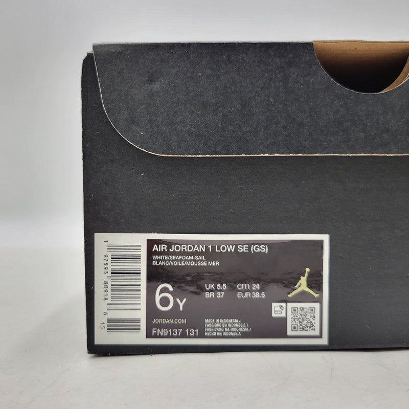 【中古品】【レディース】 NIKE GS ナイキ ジーエス FN9137-131 AIR JORDAN 1 LOW SE エア ジョーダン ワン ロー エスイー スニーカー シューズ 靴 166-260311-cs-22-izu サイズ：24cm カラー：WHITE/SEAFOAM-SAIL 万代Net店