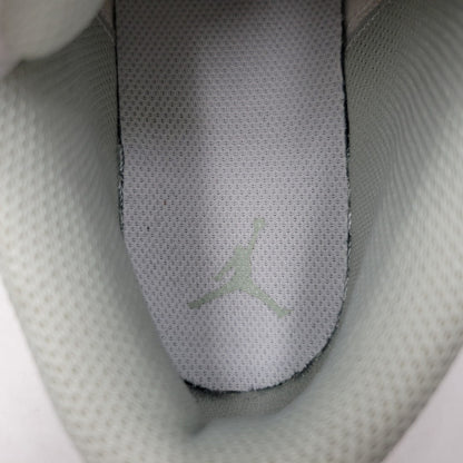 【中古品】【レディース】 NIKE GS ナイキ ジーエス FN9137-131 AIR JORDAN 1 LOW SE エア ジョーダン ワン ロー エスイー スニーカー シューズ 靴 166-260311-cs-22-izu サイズ：24cm カラー：WHITE/SEAFOAM-SAIL 万代Net店