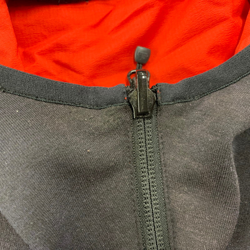 【中古品】【メンズ】 NT61984 REVERSIBLE TECH AIR HOODIE リバーシブル テック エアー フーディ アウター 144-260313-ya-09-izu サイズ：M カラー：BLACK×RED 万代Net店