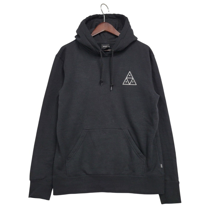 【中古品】【メンズ】 HUF ハフ ESSENTIALS TT P/O HOODIE エッセンシャル トリプルトライアングル プルオーバー フーディー パーカー トップス 142-260315-kh-17-izu サイズ：S カラー：ブラック 万代Net店