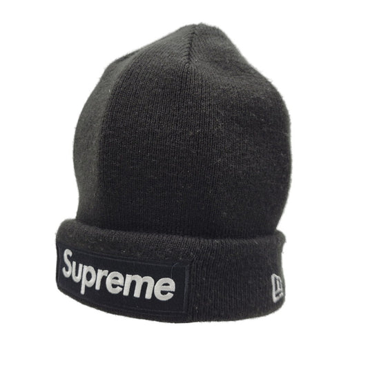 【中古品】【メンズ/レディース】 SUPREME × NEW ERA シュプリーム × ニューエラ 23FW BOX LOGO BEANIE ボックス ロゴ ビーニー ニット帽 帽子 185-260316-yn-06-izu サイズ：ONE SIZE カラー：ブラック 万代Net店