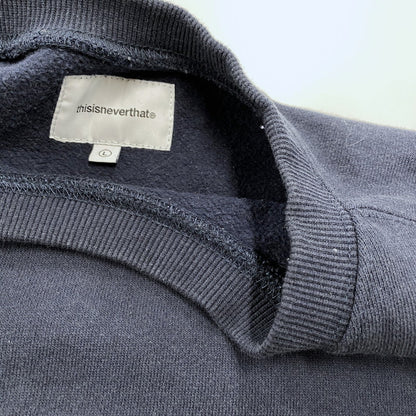 【中古品】【メンズ】 THISISNEVERTHAT ディスイズネバーザット T-LOGO LT CREWNECK ティーロゴ エルティー クルーネック トップス 長袖 142-260319-cs-26-izu サイズ：L カラー：ネイビー 万代Net店