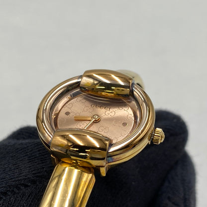 【中古品】【メンズ/レディース】 GUCCI グッチ 1400L GG PINK DIAL BANGLE WATCH ピンク ダイヤル バングル ウォッチ 時計 腕時計 197-260531-kh-02-izu カラー：ゴールド 万代Net店