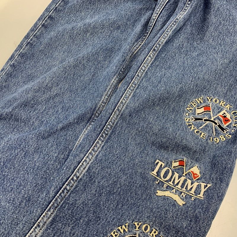 【中古品】【メンズ】 TOMMY JEANS トミー ジーンズ ETHAN イーサン 刺繍入り DENIM PANTS デニム パンツ ボトムス ズボン 158-260322-cs-21-izu サイズ：W28 L32 カラー：インディゴ 万代Net店