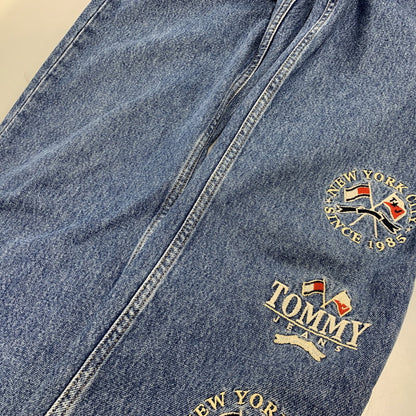 【中古品】【メンズ】 TOMMY JEANS トミー ジーンズ ETHAN イーサン 刺繍入り DENIM PANTS デニム パンツ ボトムス ズボン 158-260322-cs-21-izu サイズ：W28 L32 カラー：インディゴ 万代Net店