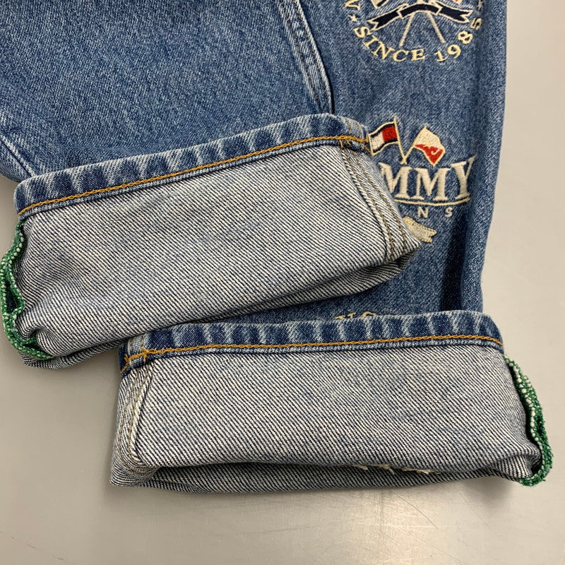 【中古品】【メンズ】 TOMMY JEANS トミー ジーンズ ETHAN イーサン 刺繍入り DENIM PANTS デニム パンツ ボトムス ズボン 158-260322-cs-21-izu サイズ：W28 L32 カラー：インディゴ 万代Net店