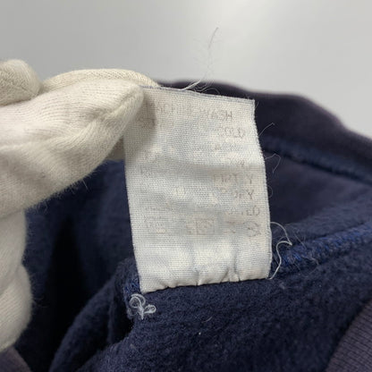 【現状渡し品】【メンズ】 JANSPORT ジャンスポーツ PITTSBURCH PATCH SWEAT ピッツバーグ パッチ スウェット トップス 146-260326-kh-21-izu サイズ：XL カラー：ネイビー 万代Net店