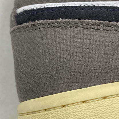 【中古品】【メンズ】 NIKE ナイキ AIR JORDAN 1 MID SE HQ2011-100 エア ジョーダン 1 ミッド SE スニーカー シューズ 靴 160-260323-as-14-izu サイズ：27cm カラー：WHITE/OIL GREY-CAVE STONE 万代Net店