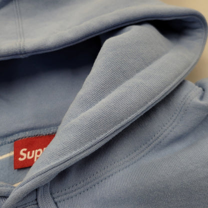 【中古品】【メンズ】 SATIN APPLIQUE HOODED SWEATSHIRT サテンアップリケ フーデッド スウェットシャツ パーカー 149-260323-as-04-izu サイズ：L カラー：ブルー 万代Net店