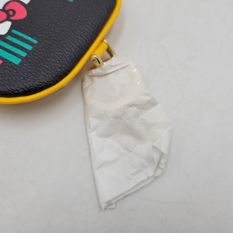 【中古美品】【レディース】 × SANRIO CHARACTERS サンリオキャラクターズ HELLO KITTY PVC POUCH UC2E8K01 ハローキティ ポーチ 208-260401-as-15-izu カラー：ブラック×イエロー 万代Net店