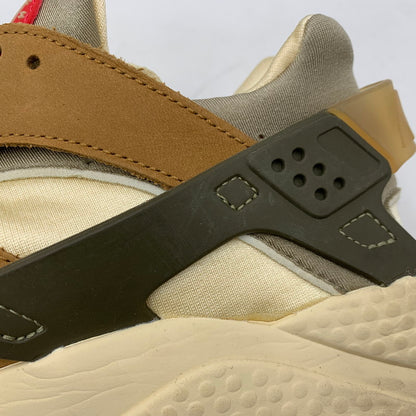 【中古品】【メンズ】 × STUSSY ステューシー AIR HUARACHE LE DD1381-200 エア ハラチ LE スニーカー シューズ 靴 160-260403-as-23-izu サイズ：26.5cm カラー：DESERT OAK/REED-LT STRAW-UNIV RED-NEWSPRI 万代Net店