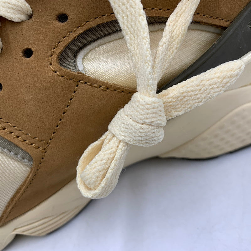 【中古品】【メンズ】 × STUSSY ステューシー AIR HUARACHE LE DD1381-200 エア ハラチ LE スニーカー シューズ 靴 160-260403-as-23-izu サイズ：26.5cm カラー：DESERT OAK/REED-LT STRAW-UNIV RED-NEWSPRI 万代Net店