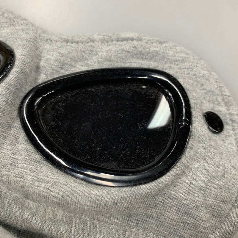 【中古品】【メンズ】 C.P. COMPANY シーピーカンパニー 16CMSS080A-005086W 24SS DIAGONAL RAISED FLEECE GOGGLE HOODIE ダイアゴナル レイズド フリース ゴーグル フーディー トップス 長袖 141-260402-cs-16-izu サイズ：XXL カラー：グレー 万代Net店