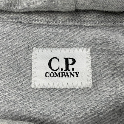 【中古品】【メンズ】 C.P. COMPANY シーピーカンパニー 16CMSS080A-005086W 24SS DIAGONAL RAISED FLEECE GOGGLE HOODIE ダイアゴナル レイズド フリース ゴーグル フーディー トップス 長袖 141-260402-cs-16-izu サイズ：XXL カラー：グレー 万代Net店
