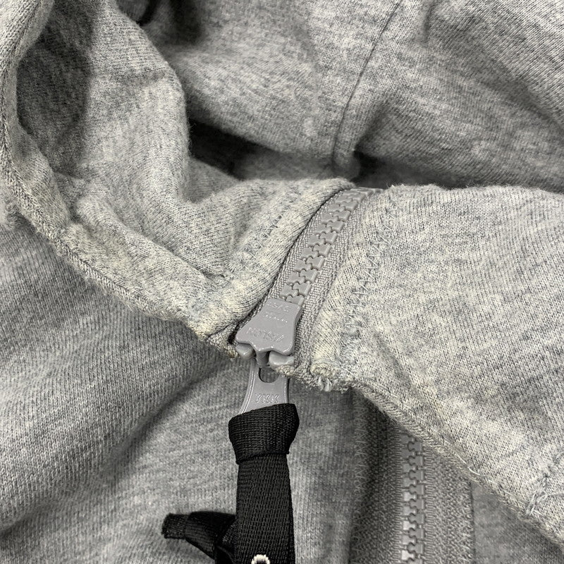【中古品】【メンズ】 C.P. COMPANY シーピーカンパニー 13CMSS082A 005086W DIAGONAL RAISED FLEECE GOGGLE ZIPPED HOODIE ダイアゴナル レイズド フリース ゴーグル フーディー トップス 長袖 141-260402-cs-17-izu サイズ：XXL カラー：グレー 万代Net店