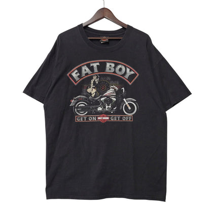 【中古品】【メンズ】 HARLEY-DAVIDSON ハーレーダビッドソン FAT BOY PRINT SS TEE ファットボーイ プリント ショートスリーブ Tシャツ トップス 半袖 146-260407-kh-01-izu サイズ：XL カラー：ブラック 万代Net店