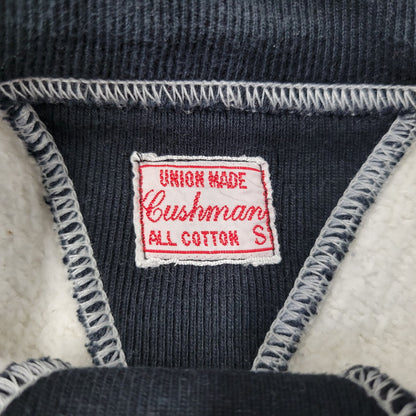 【中古品】【メンズ】 CUSHMAN クッシュマン FREEDOM SLEEVE 2-TONE PRINT SWEAT フリーダム スリーブ 2トーン プリント スウェット 145-260720-as-03-izu サイズ：S カラー：グレー×ブラック 万代Net店